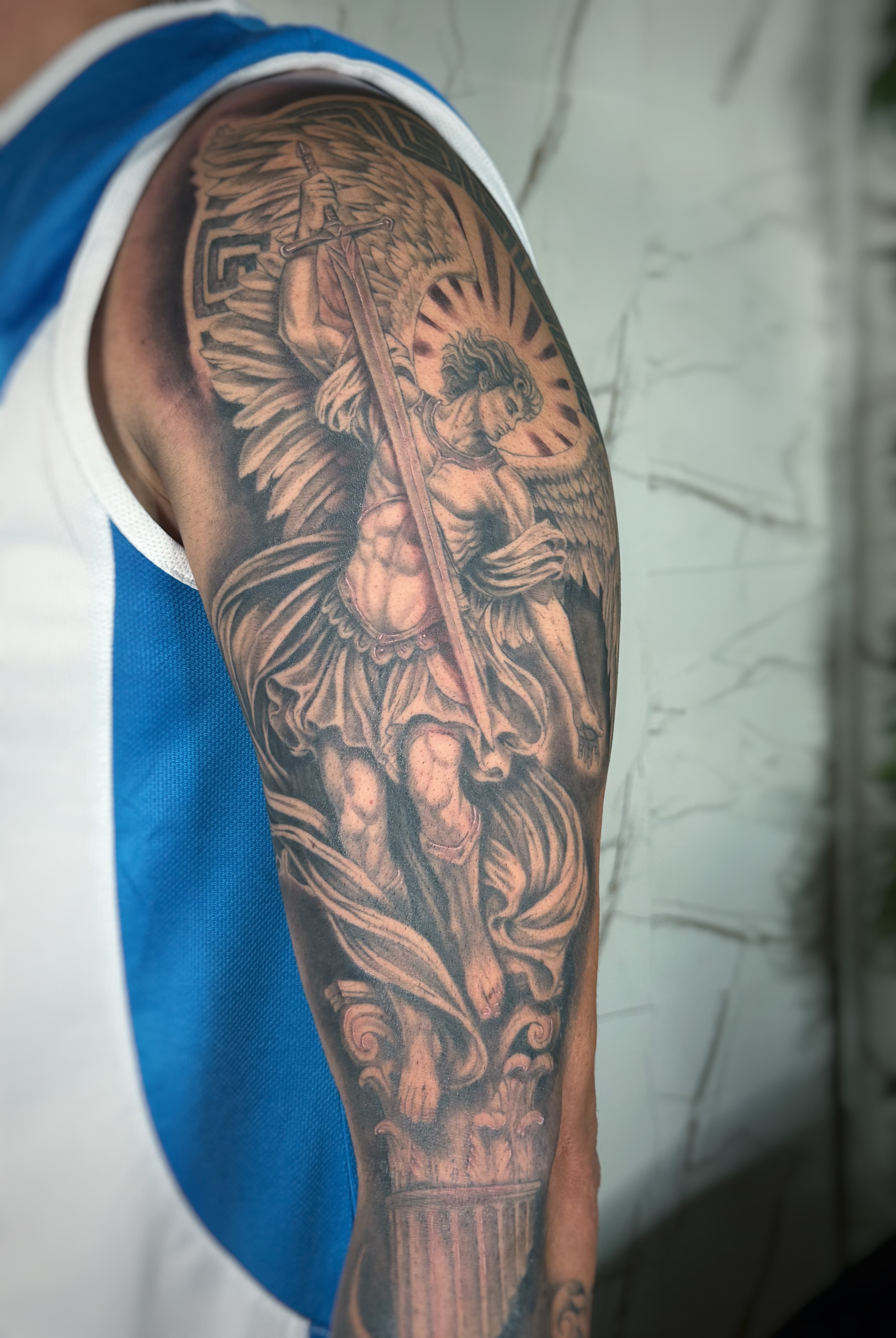 Ange — Tatouage réalisme réalisé par David chez Dodo Tattoo, Saint-Louis (La Réunion)
