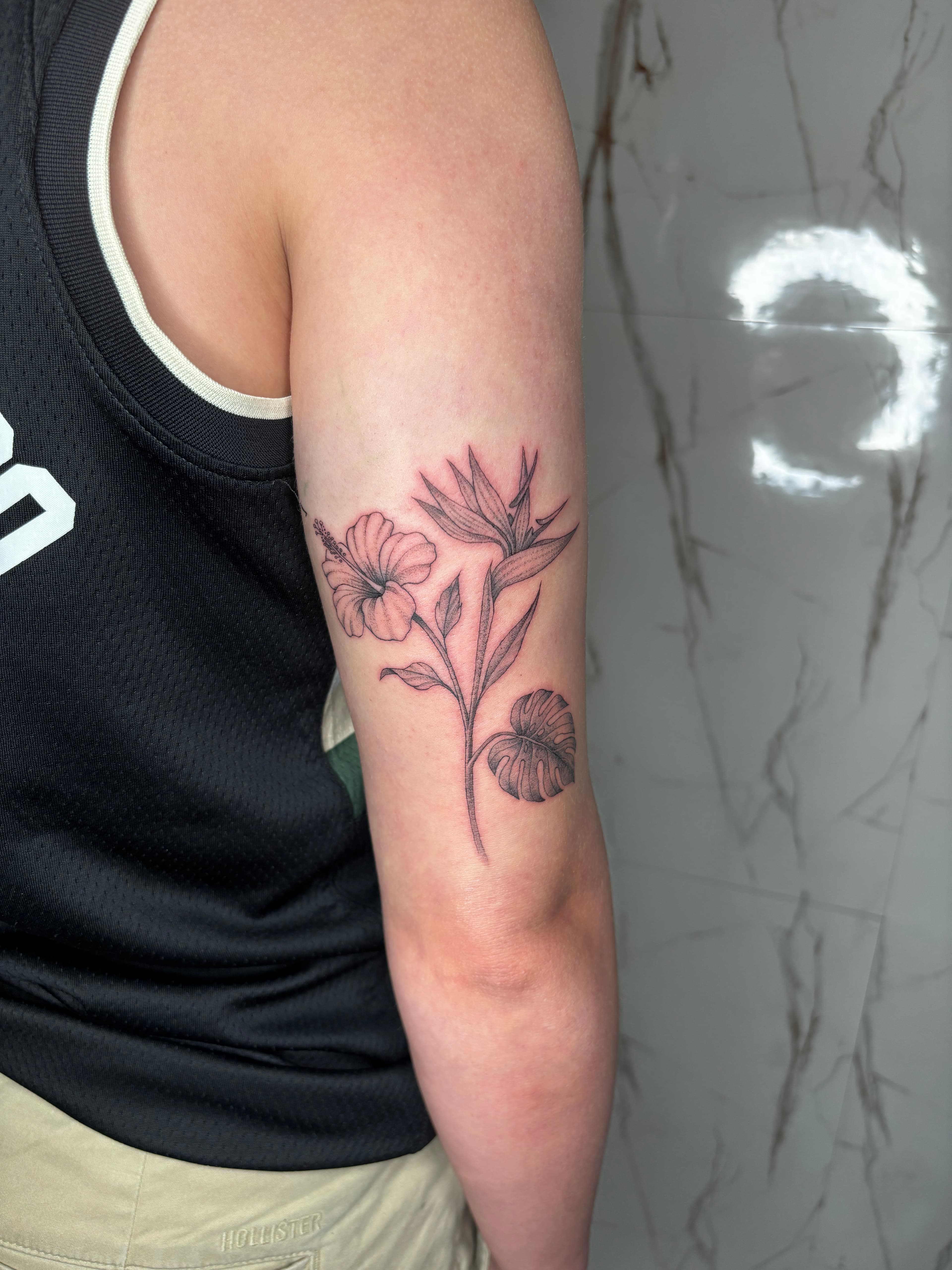 Tatouage fine line réalisé par David chez Dodo Tattoo, Saint-Louis (La Réunion)