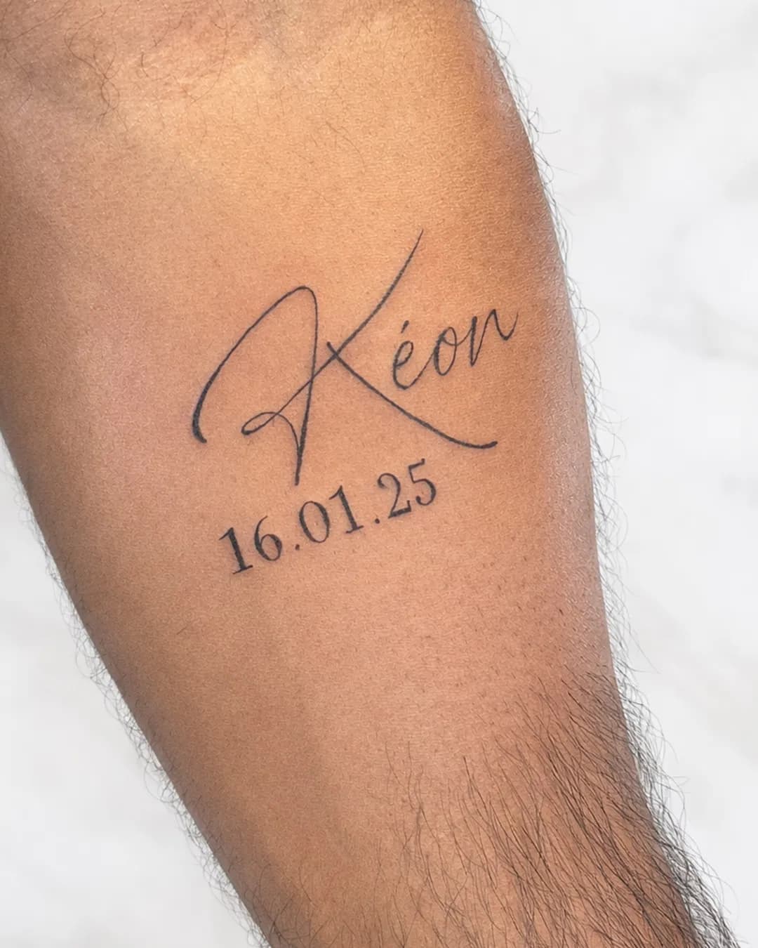Tatouage lettering réalisé par Mathieu chez Dodo Tattoo, Saint-Louis (La Réunion)
