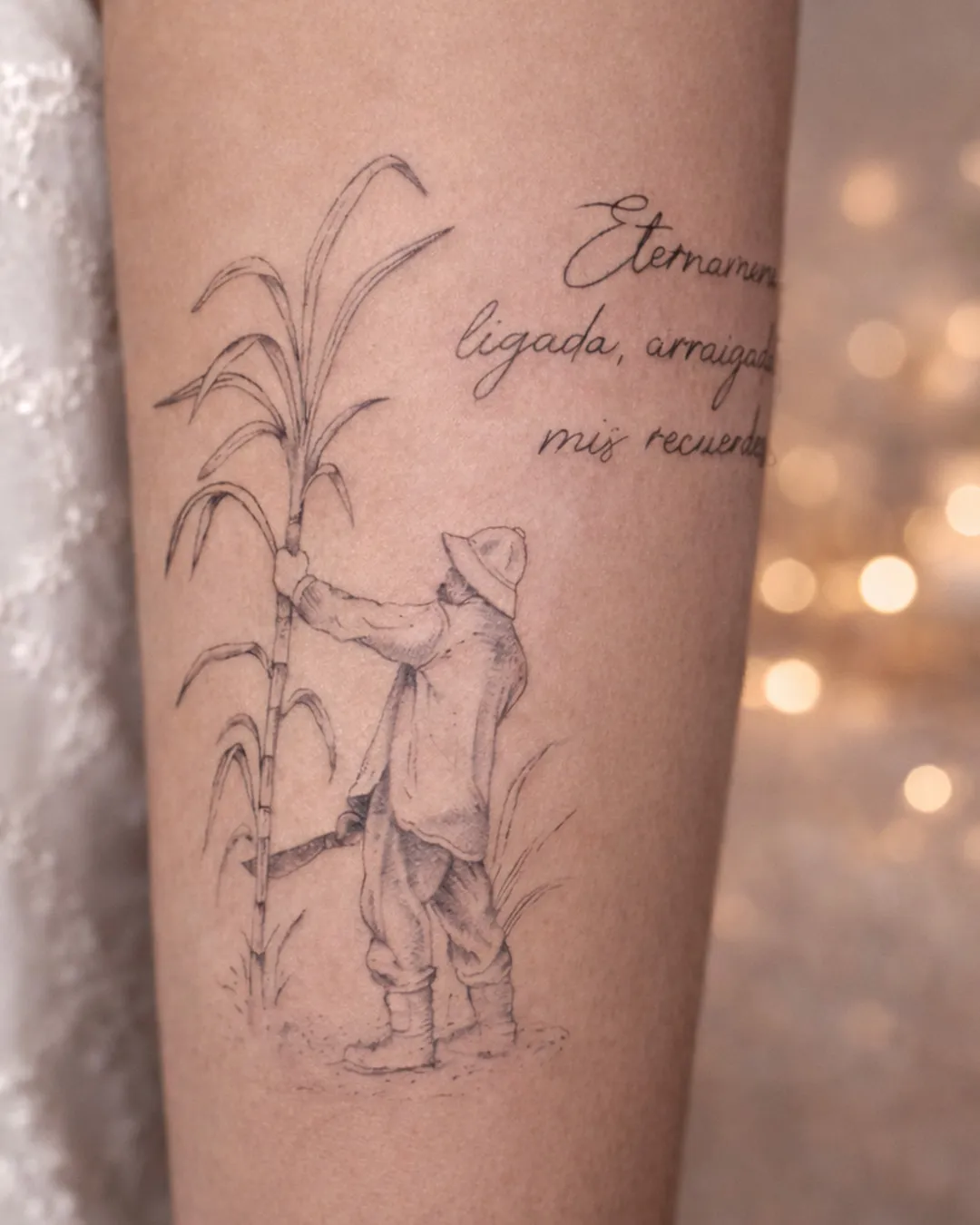 Tatouage fine line réalisé par Mathieu chez Dodo Tattoo, Saint-Louis (La Réunion)