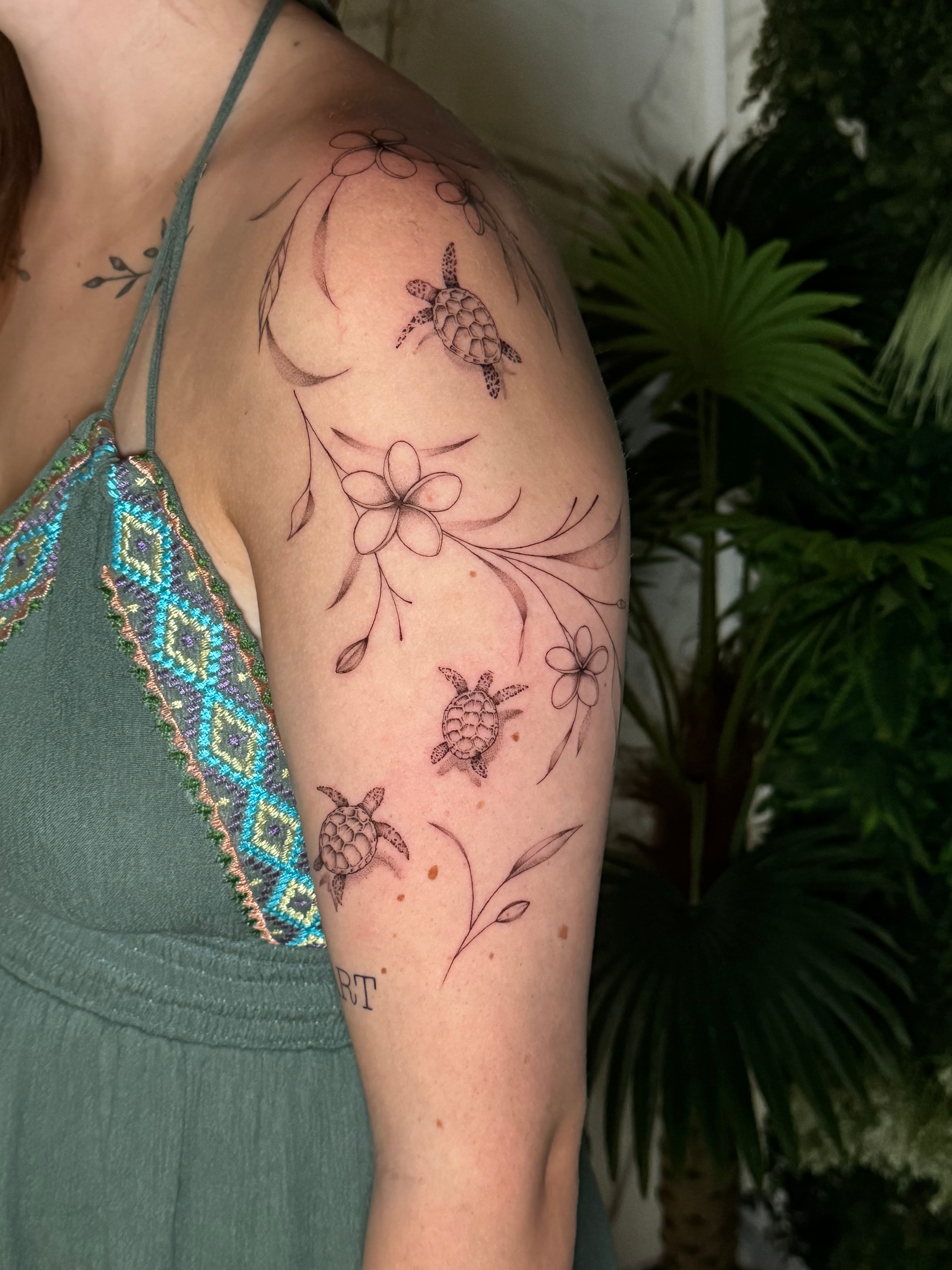Tatouage réalisé par Mathieu chez Dodo Tattoo, Saint-Louis (La Réunion)